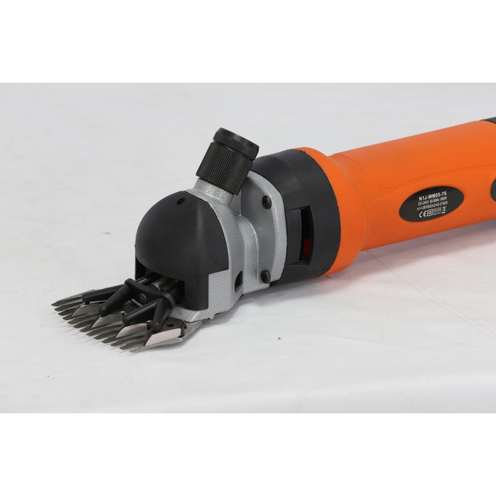 battery powered pet clippers, best pet clippers, Aeolus Pro Clipper for Animals, professional pet clippers, grooming clippers for pets, quiet clippers for anxious pets, pet clippers for thick fur