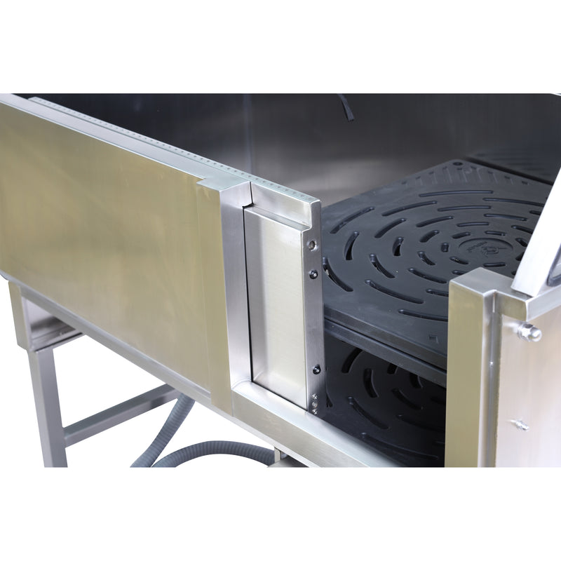 Maxima Fixed Height Bathtub with Sliding Door.